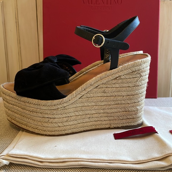 - Valentino Bow Wedge Sandler - Picture 3 of 7